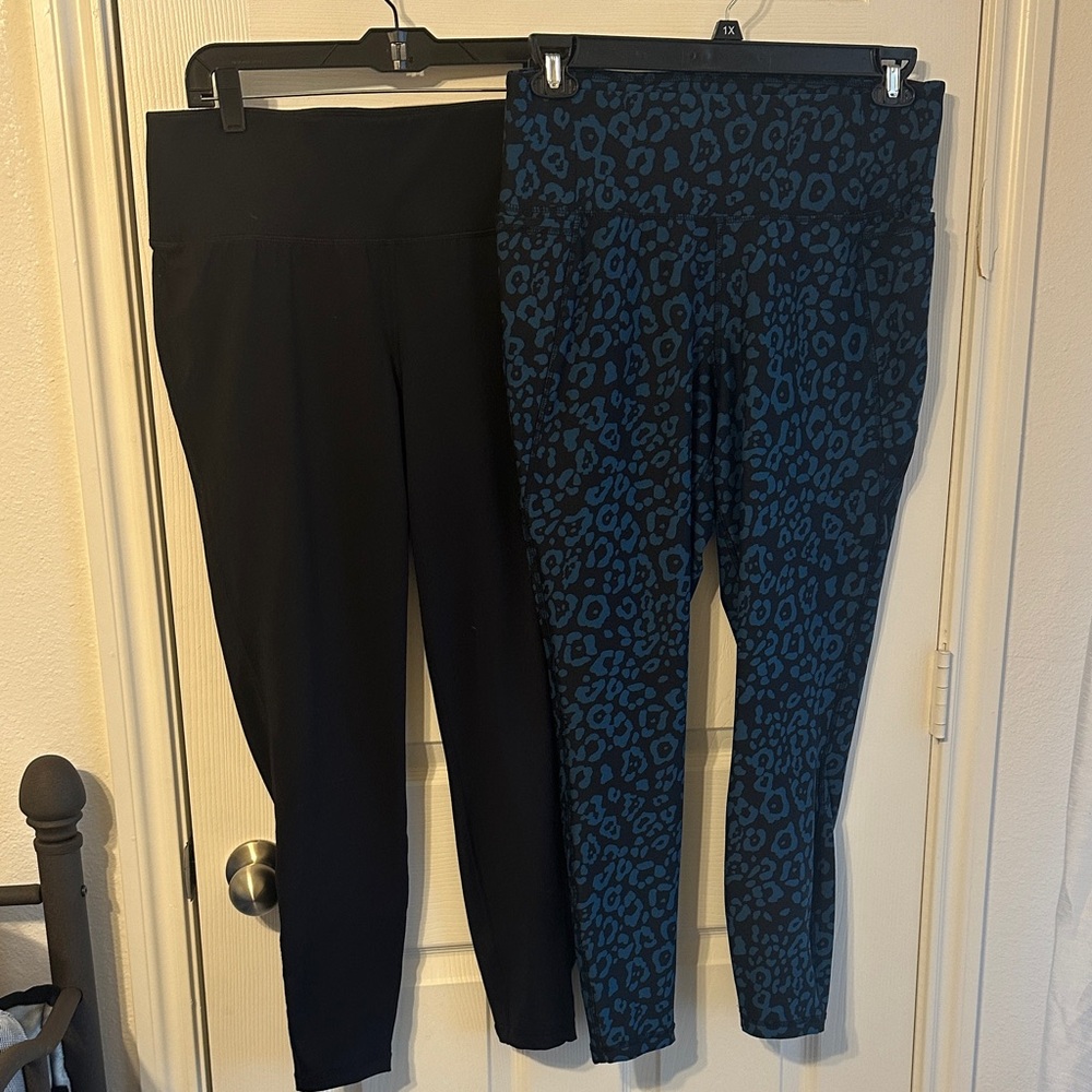 LIVI size 14/16 bundle of Black and Blue Leopard Print Women's leggings